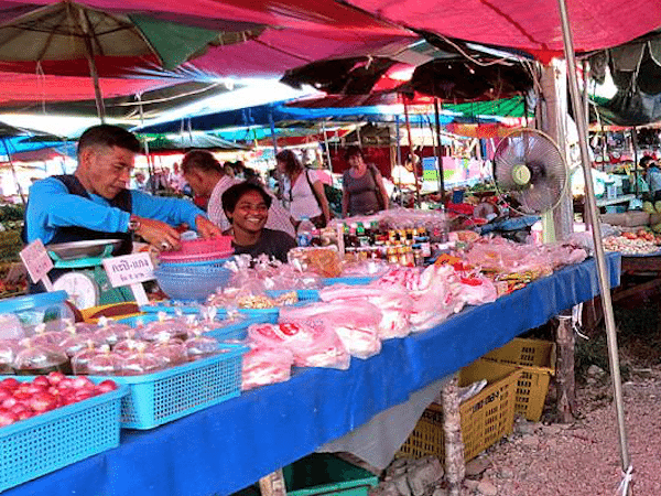 תמונת שוק האוכל בקאטה